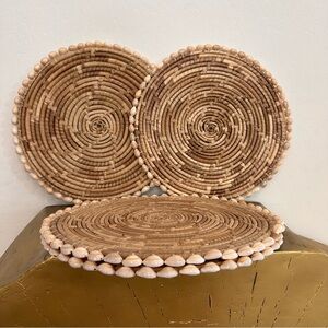 Set of 4 Pandan & puka shell trimmed Handcrafted Woven Placemat